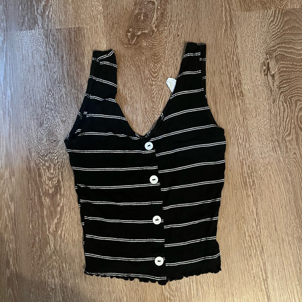 Black button tanktop
